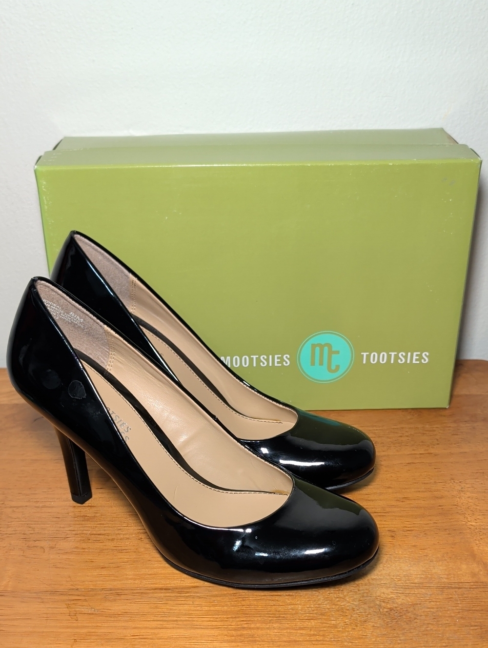 Mootsies Tootsies Moideal Black Classic Pump Heels Round Toe Women's Size 8.5